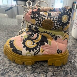 FARM RioFloral Boots - Pink, Yellow, Black! Pretty much brand new size 6